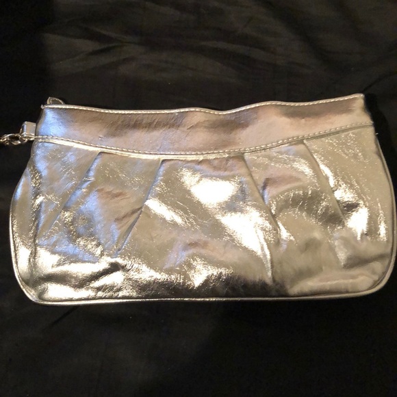 Sliver large wristlet - Picture 2 of 3